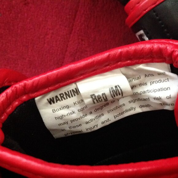 Pre-owned Title MMA Fight Gloves Size Medium - Picture 6 of 6